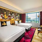 Disney\'S Hollywood Hotel