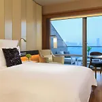 Renaissance Hong Kong Harbour View Hotel