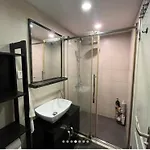 Stylish Central Hk Flat With Balcony