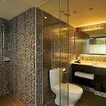 J Link Hotel