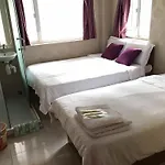 Me Easy Hostel