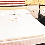 Taj Super Deluxe