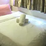Maple Leaf Guest House