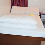 Pay-Less Guesthouse