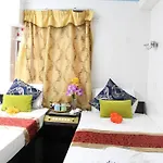 Pay-Less Guesthouse