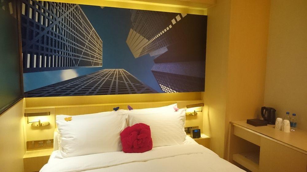 Butterfly On Waterfront Boutique Sheung Wan Hotel 4*