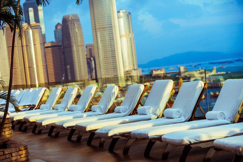 Renaissance Harbour View Hotel