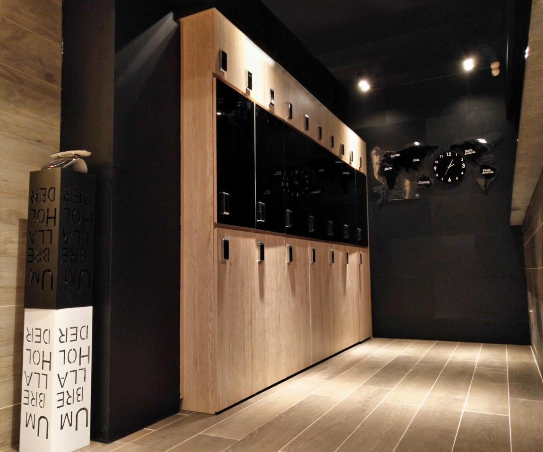Nap Hella Capsule hotel Hong Kong