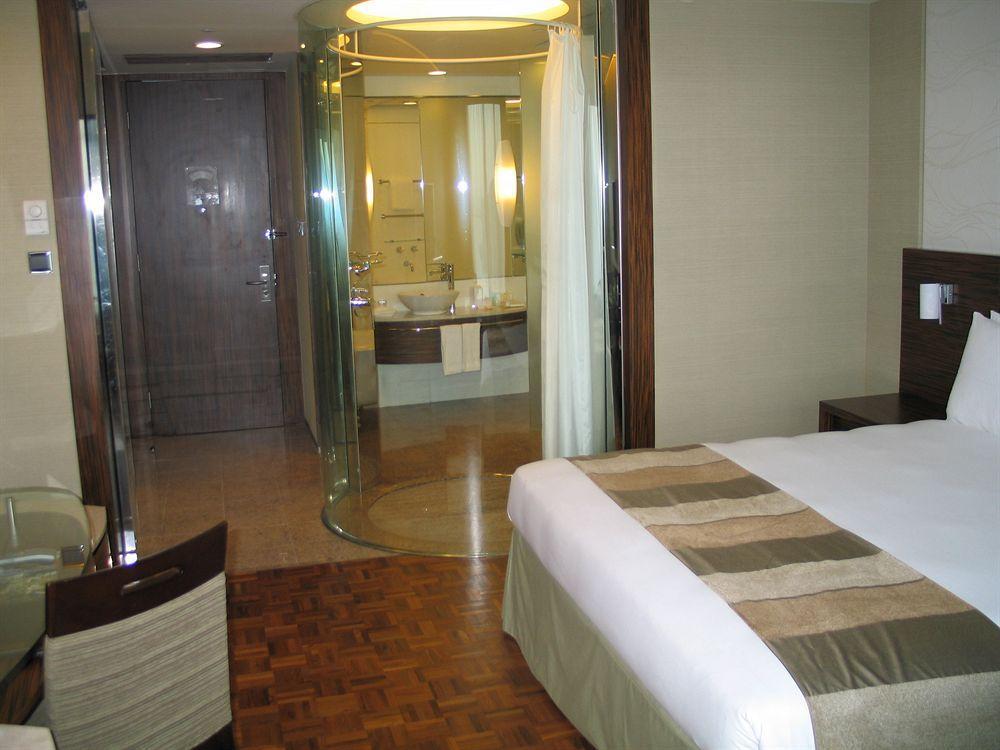 Nina Tsuen Wan West Hotel 5*