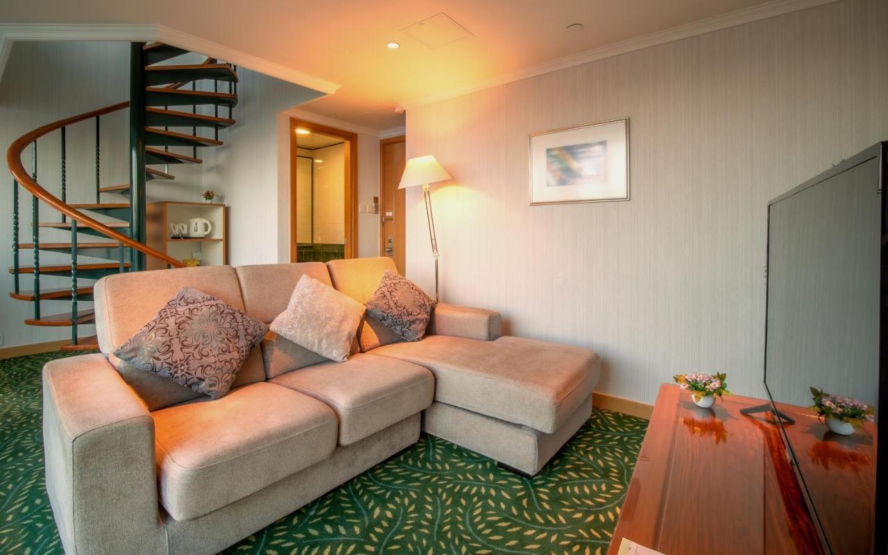 Hotel Bishop Lei International House