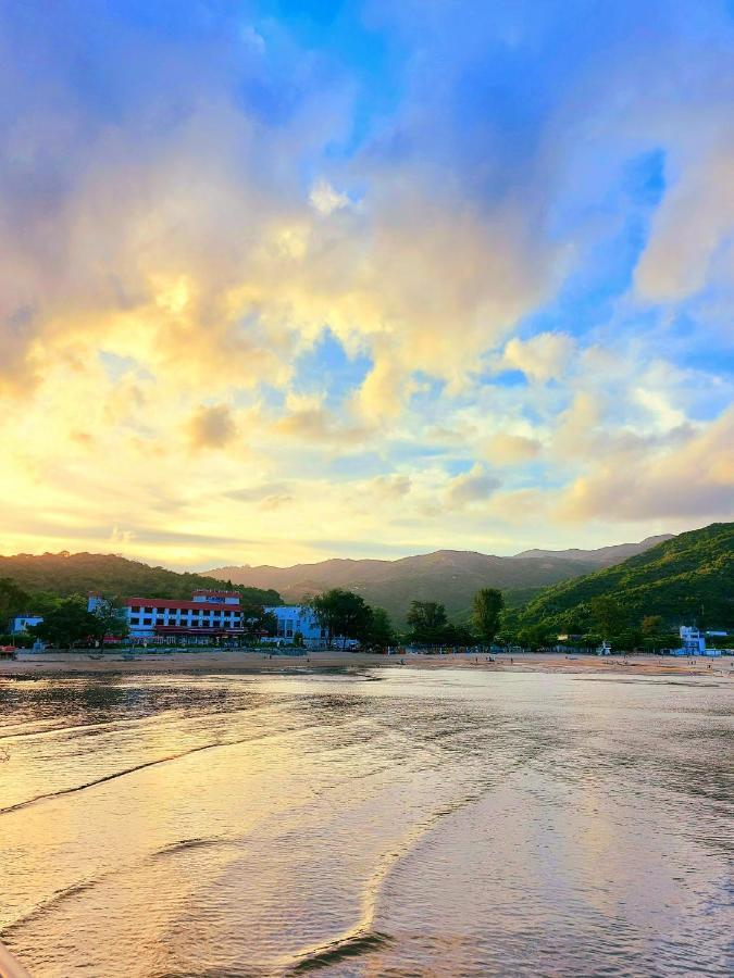 Silvermine Beach 4*