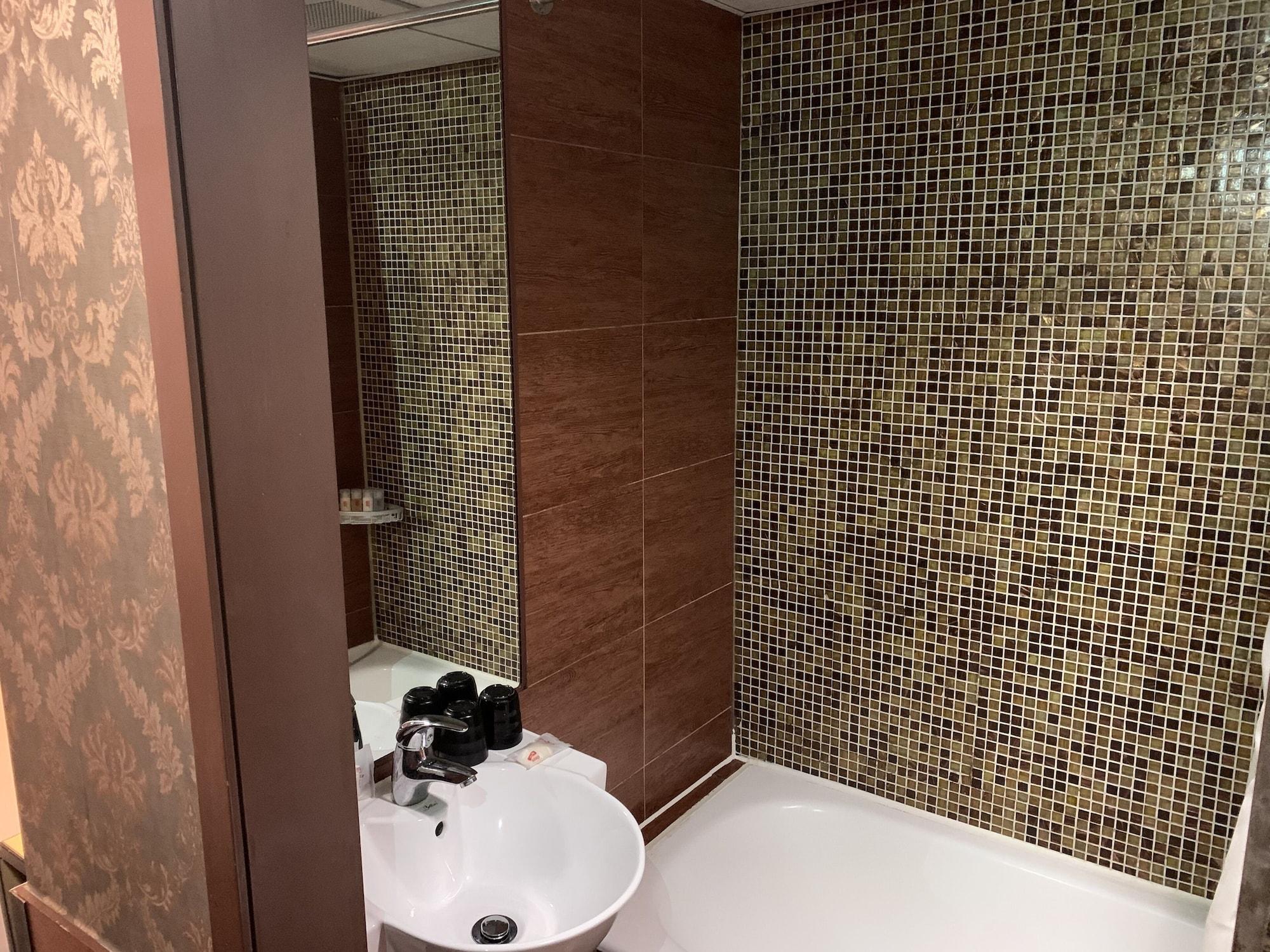 Ramada Grand Tsim Sha Tsui 4*