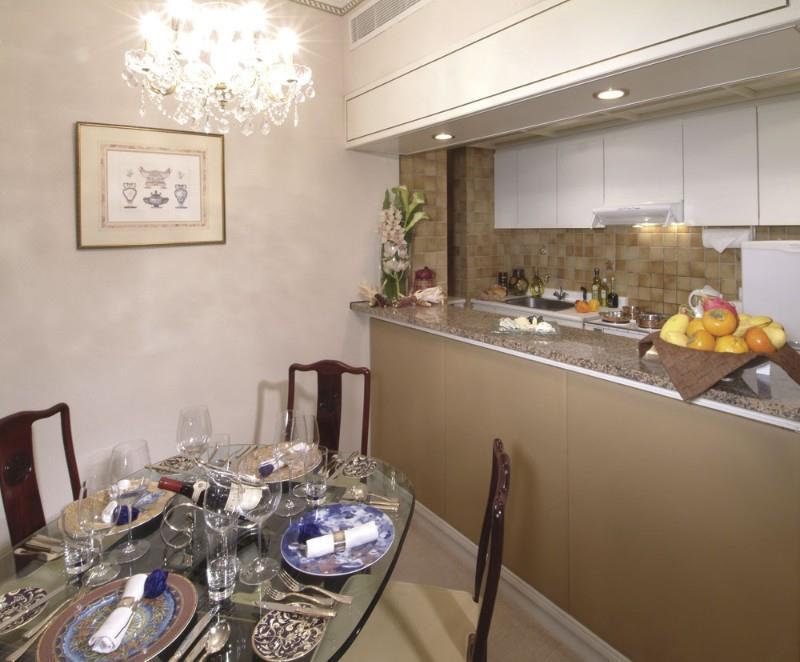 Khách sạn Parkview