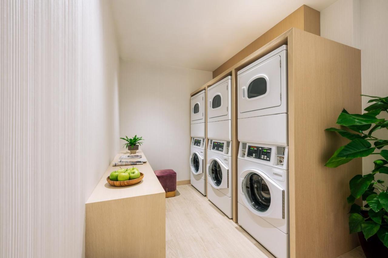 Aparthotel Two Macdonnell Road 4*