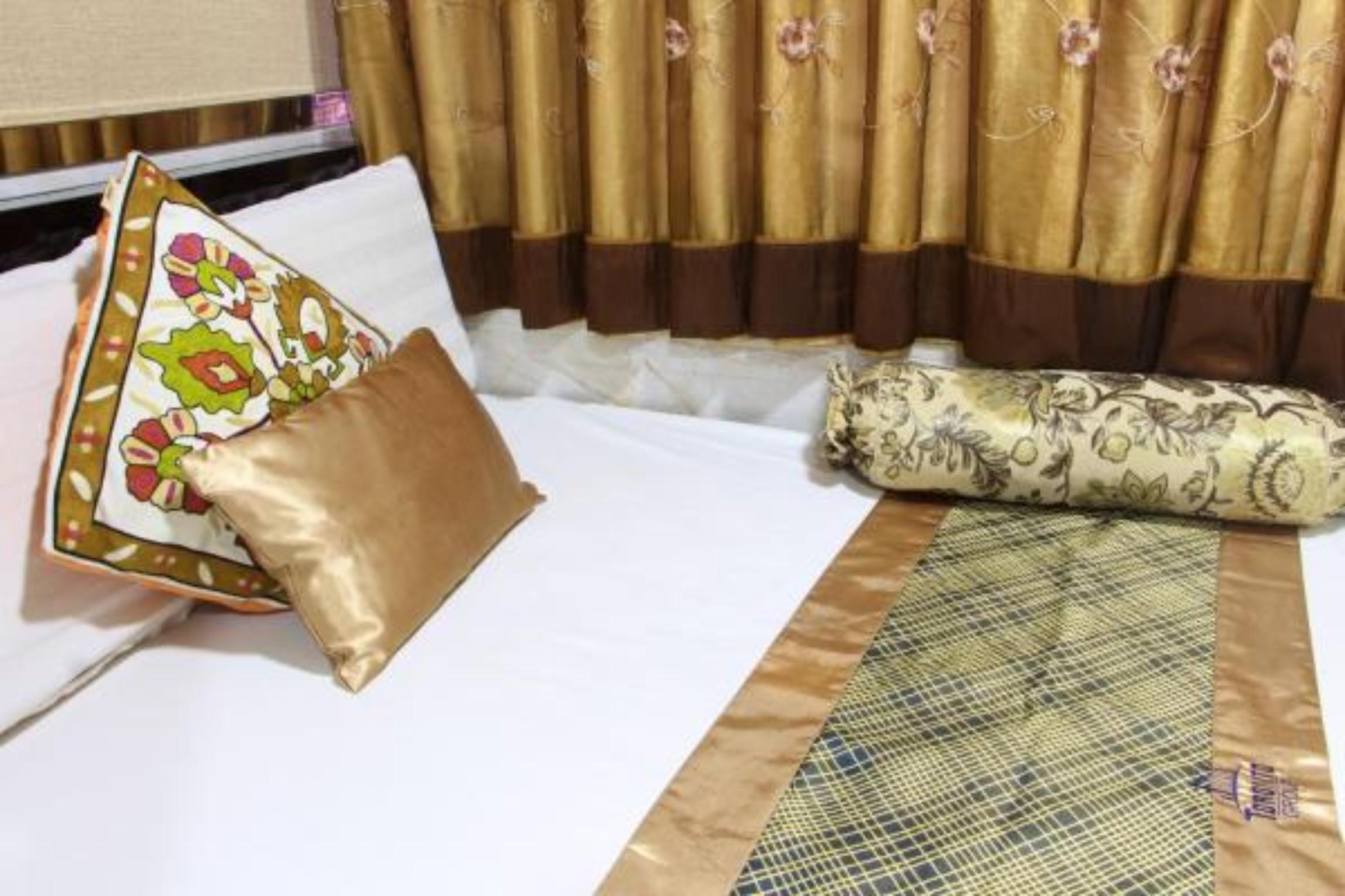 Guest house Temple Street *