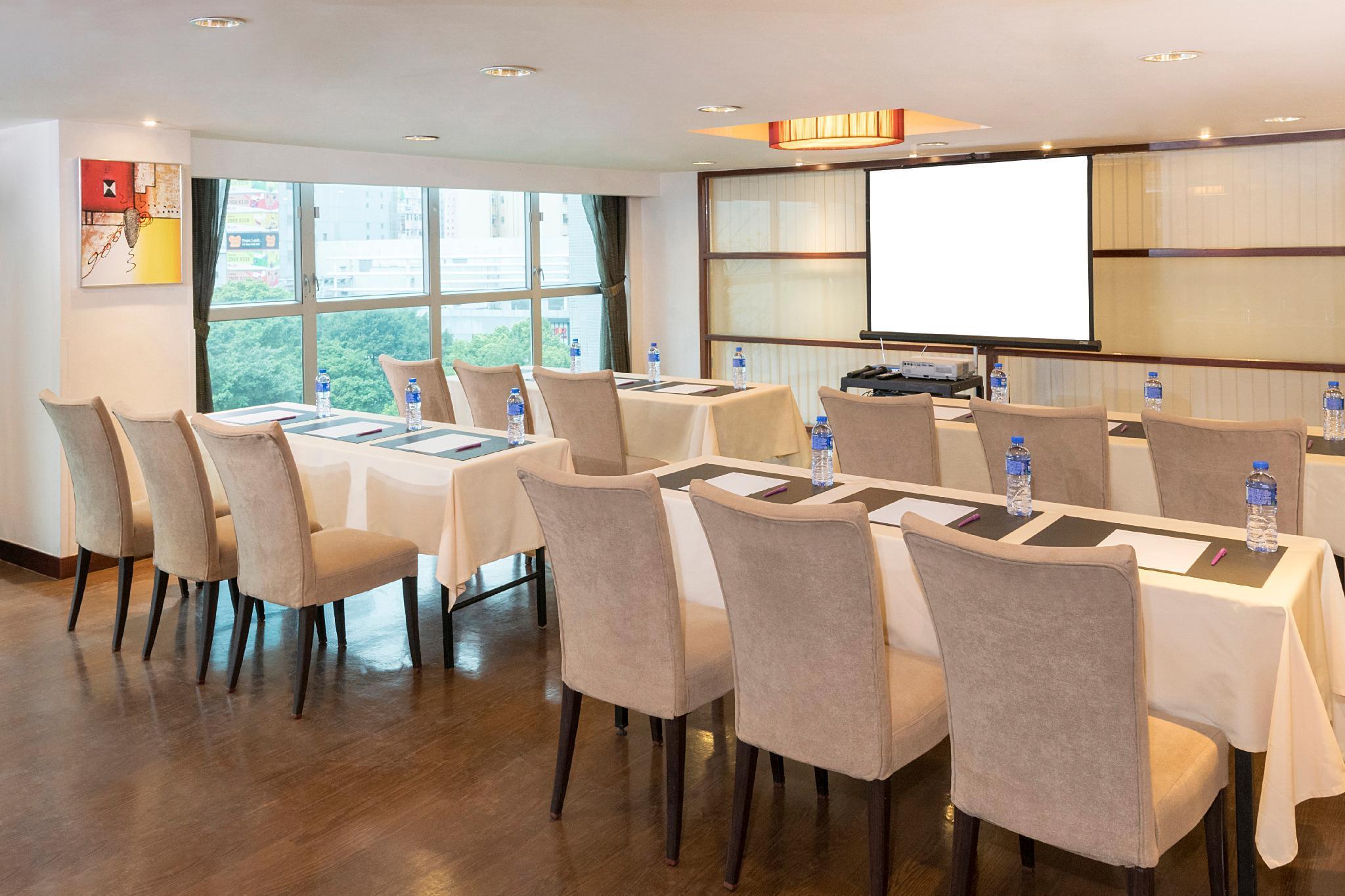 Silka Far East Hotel 3*