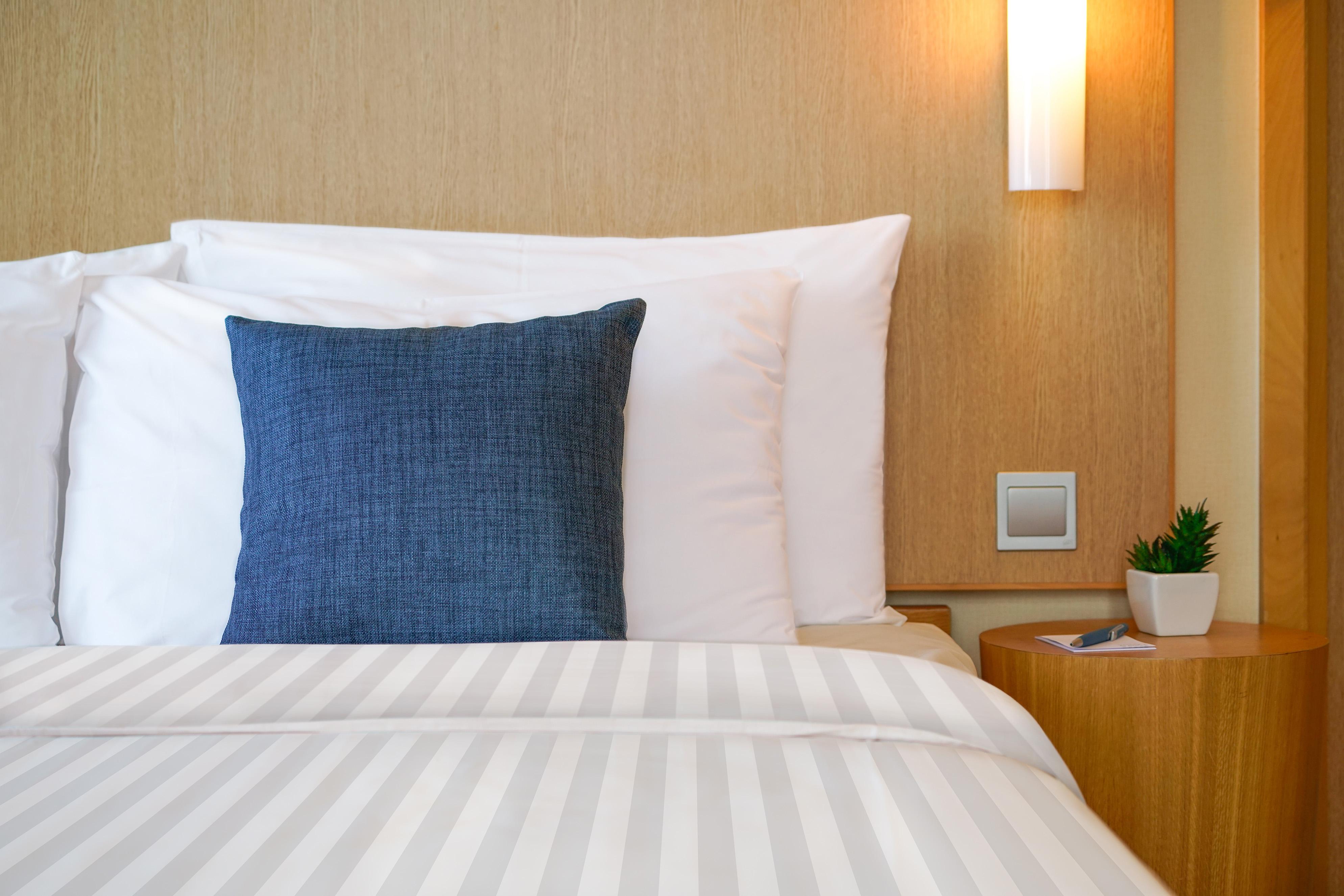 Cozi Harbour View Hotel