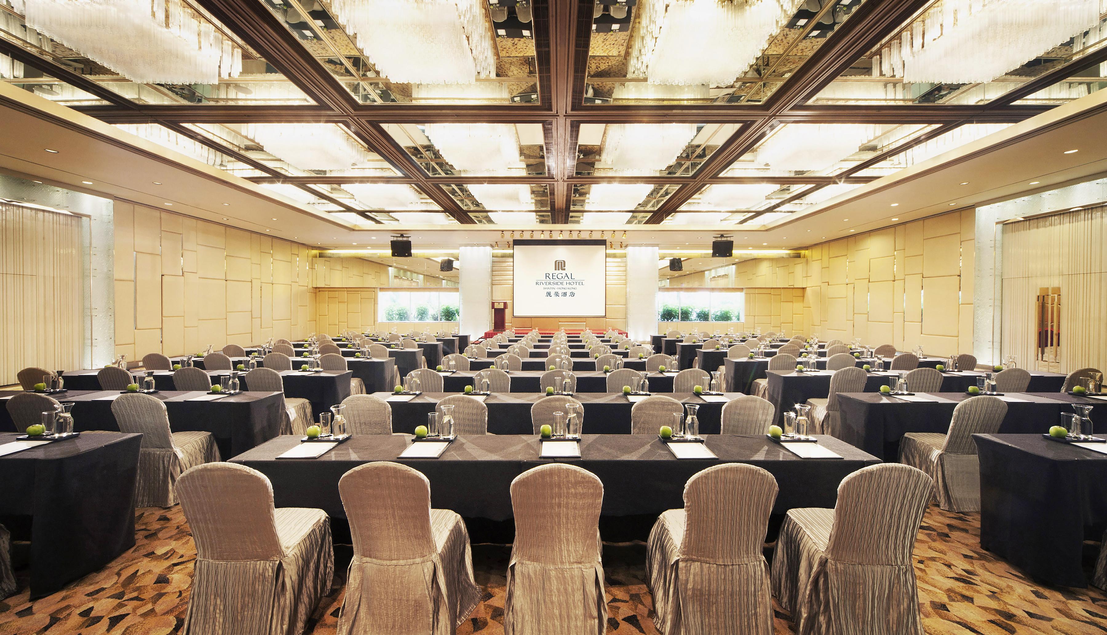 Regal Riverside 4*