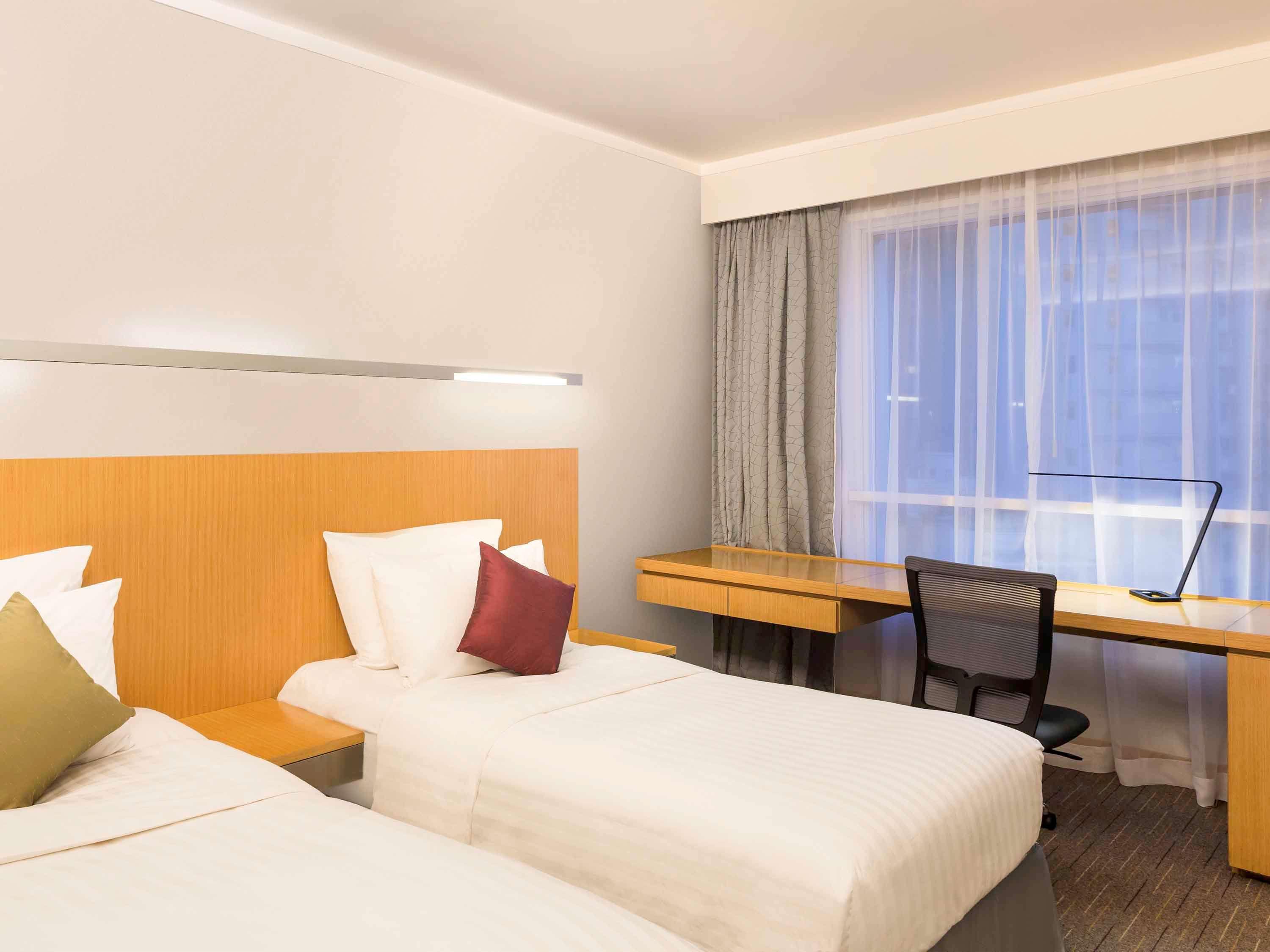 Novotel Century 4*