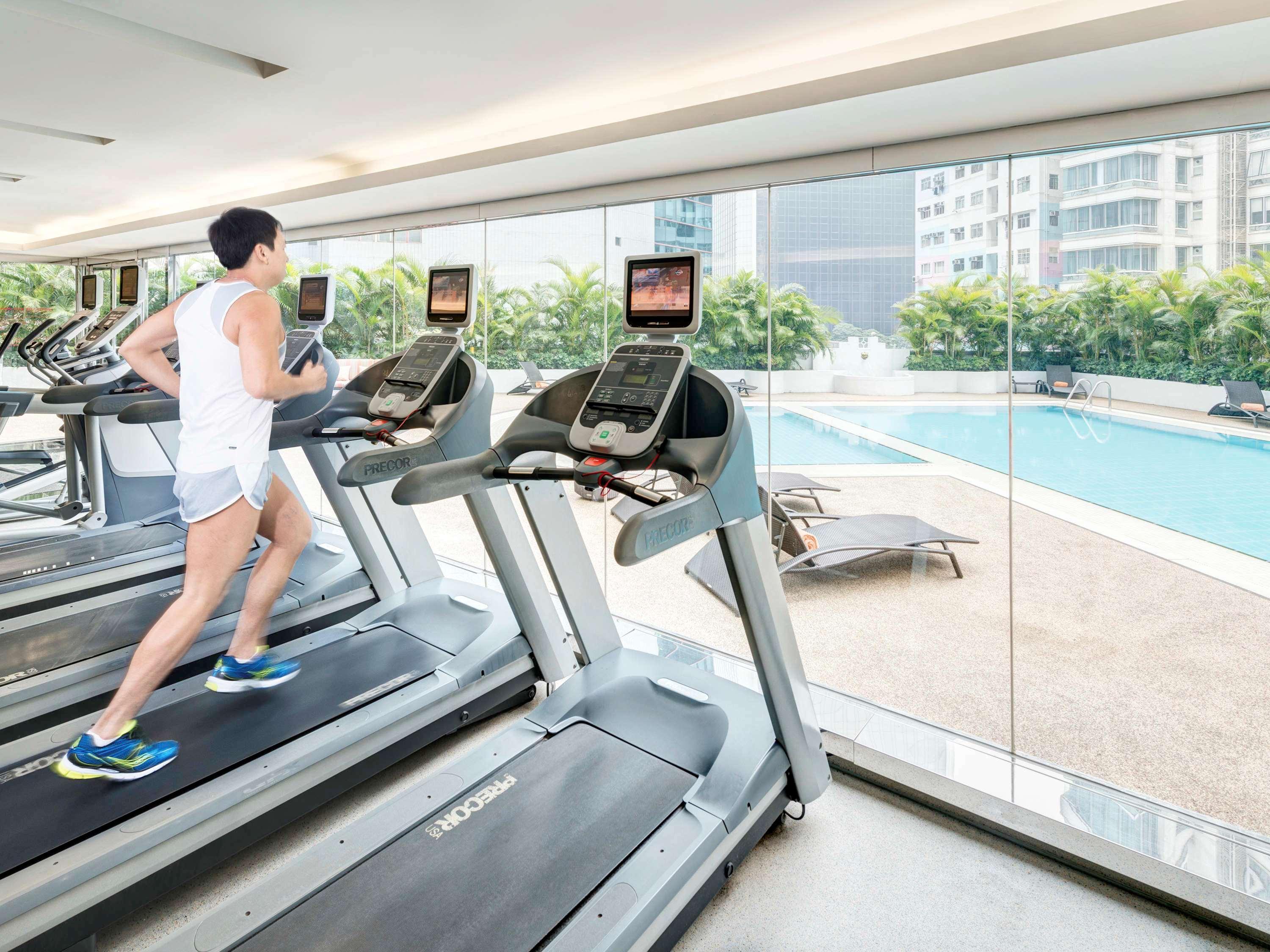 Novotel Century Hotel 4*