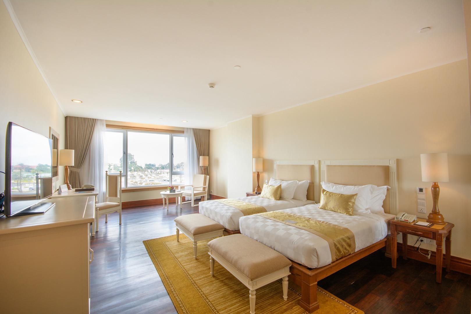 Novotel Century 4*