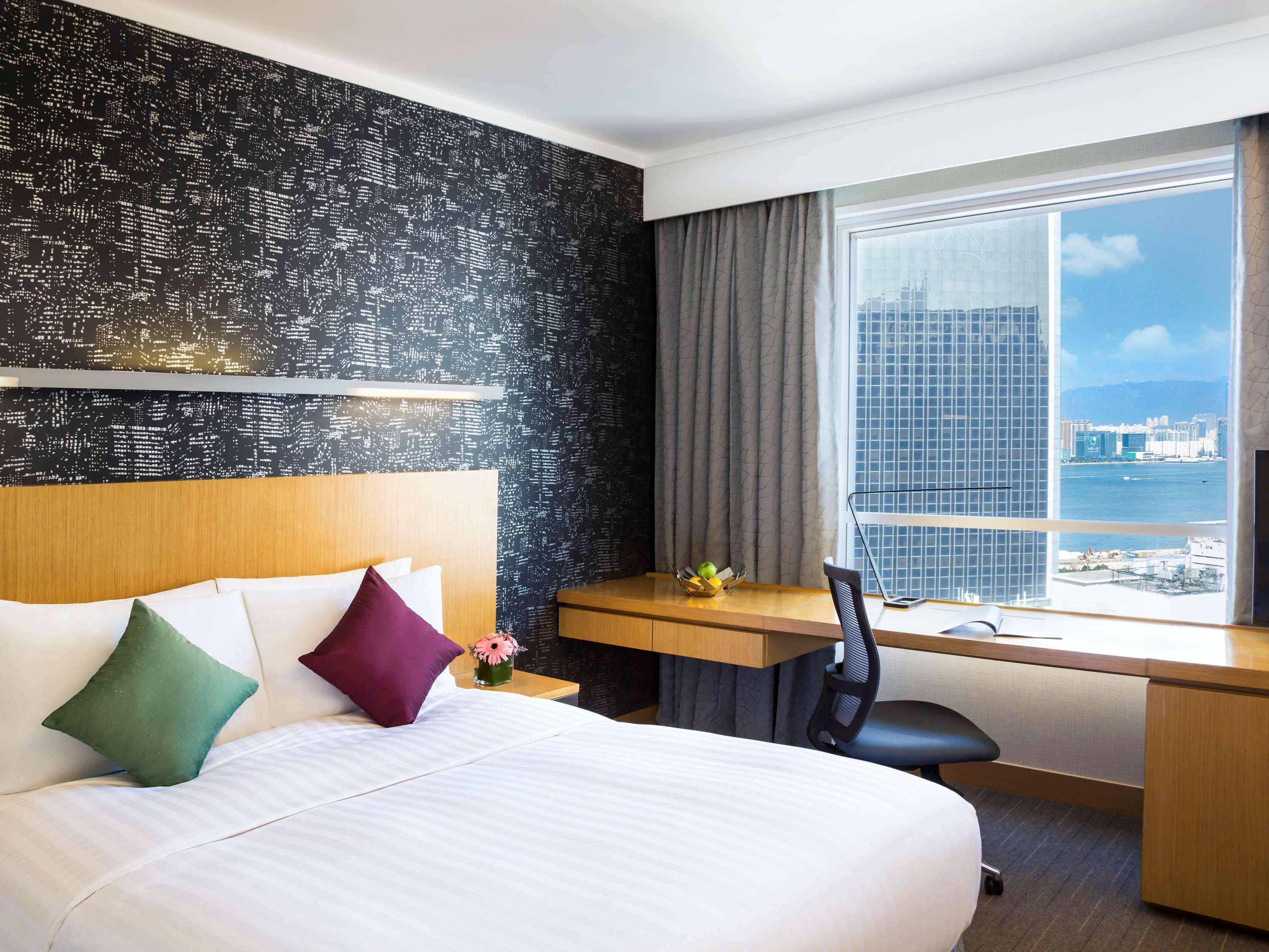 Novotel Century 4*