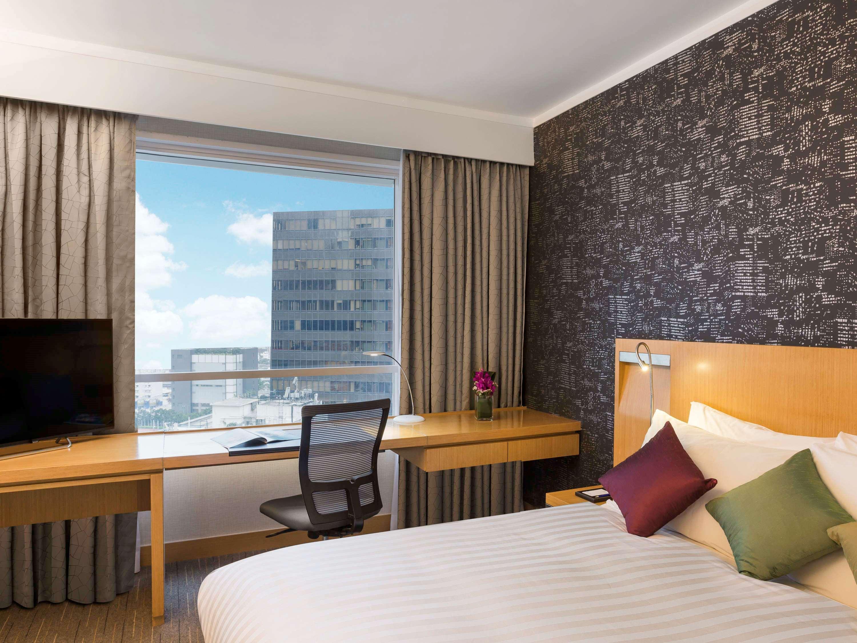 Novotel Century