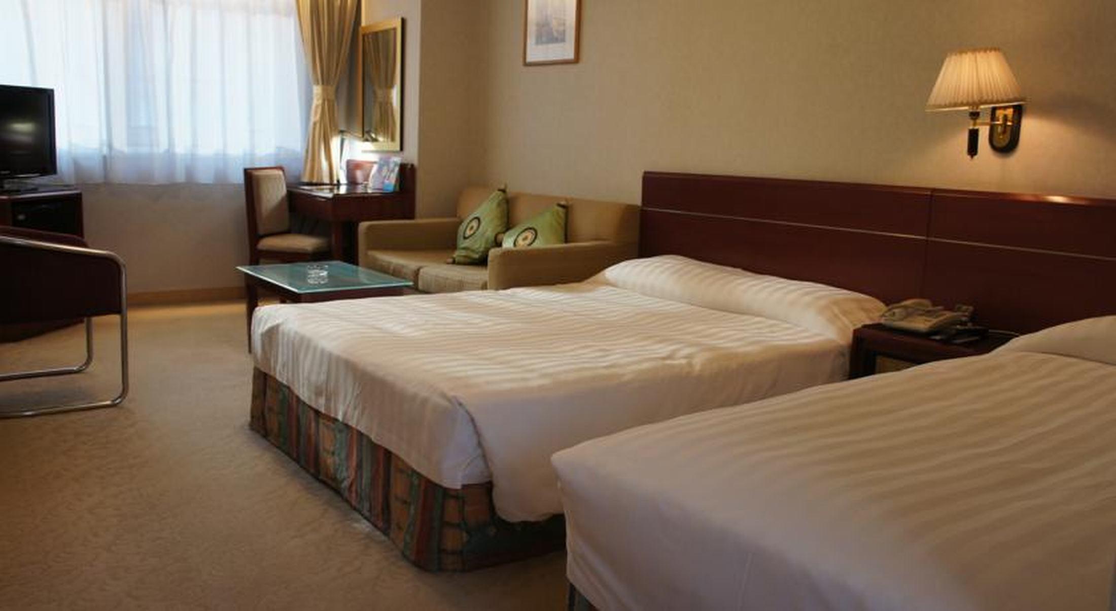 Hotel West 3*