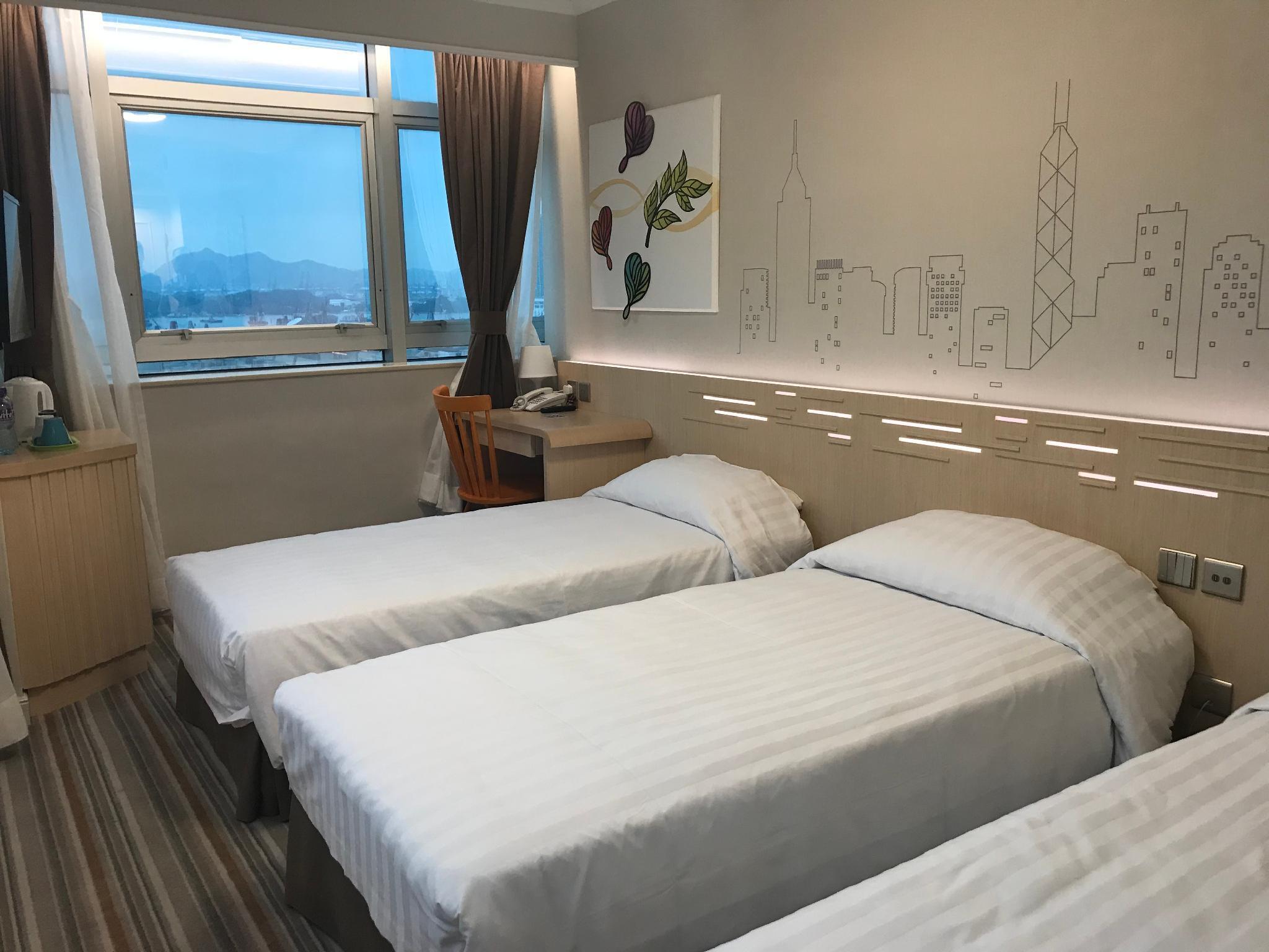 Hotel West 3*