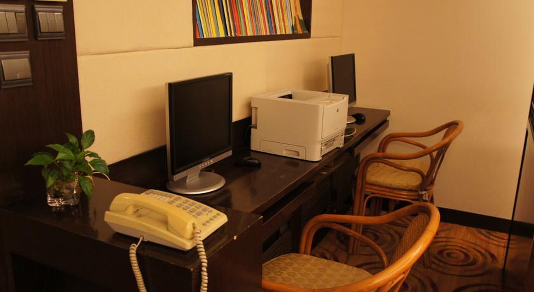 Hotel West
