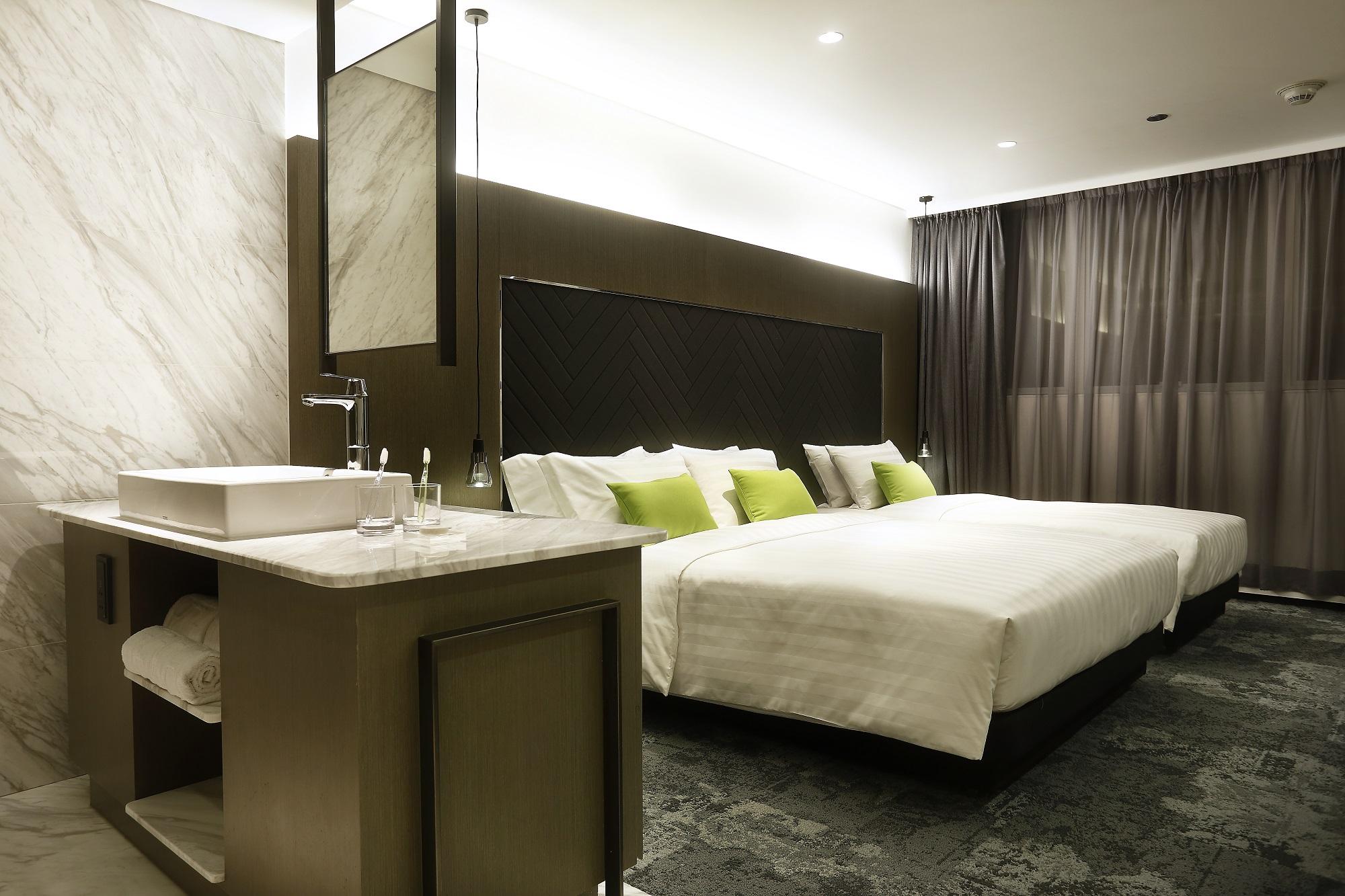 Hotel Ease Tsuen Wan 4*