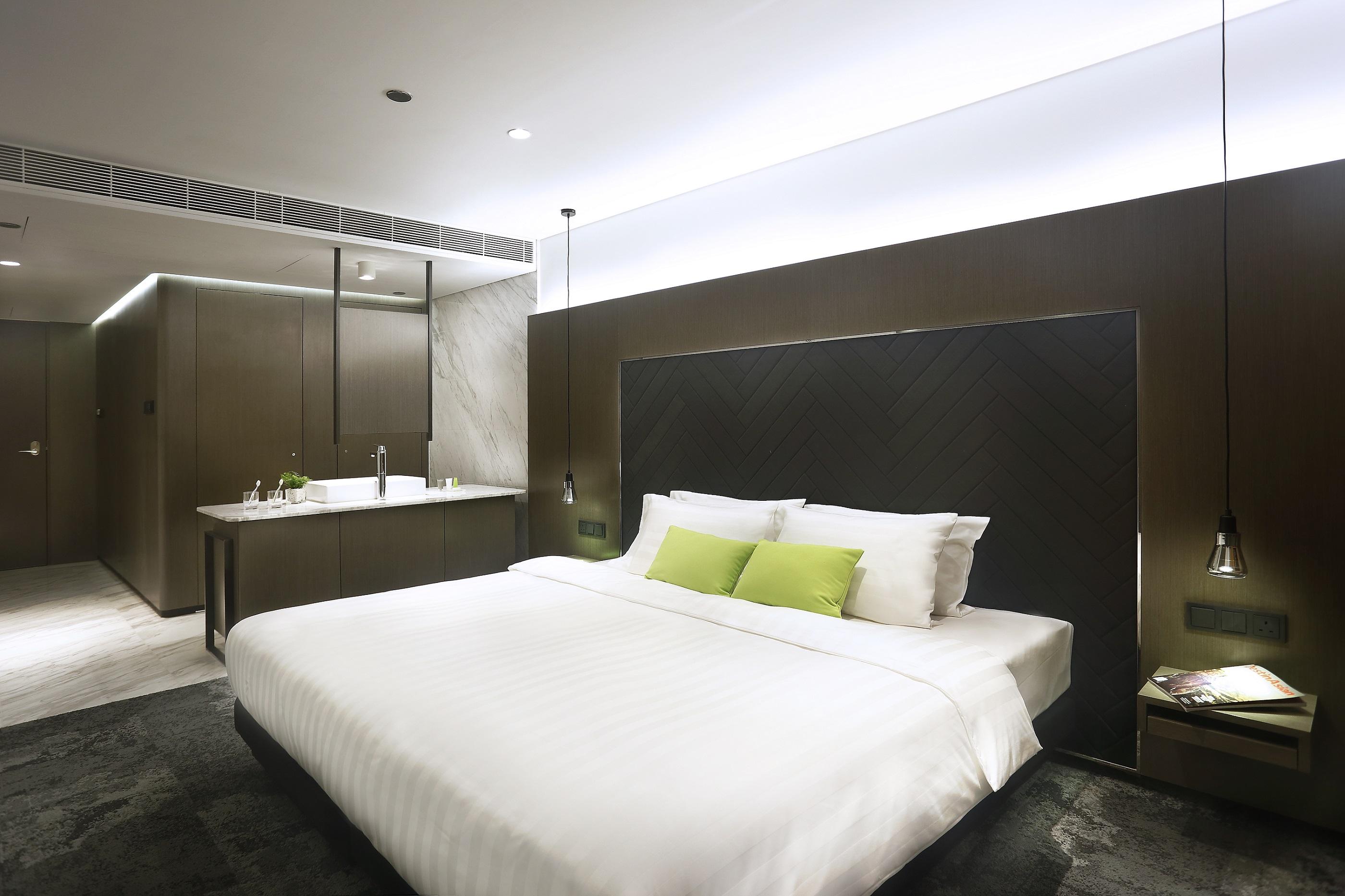 Ease Tsuen Wan 4*