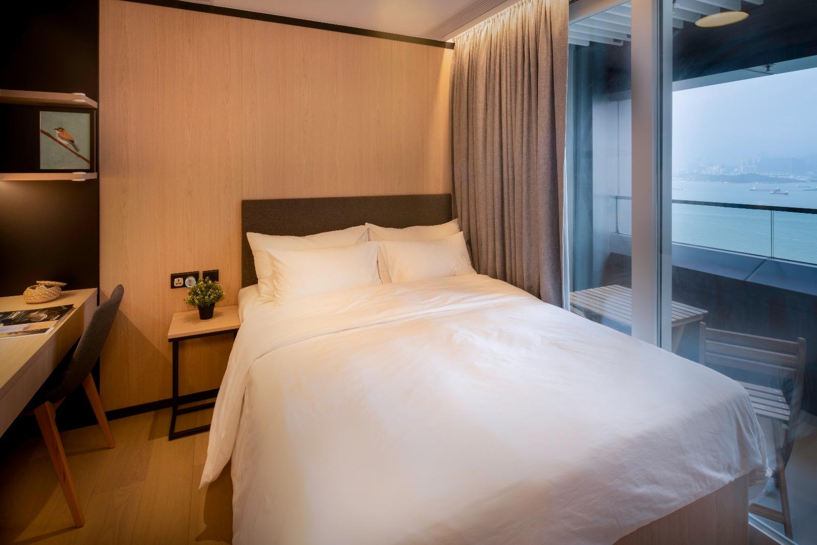 Cm+ And Serviced 4* Hong Kong