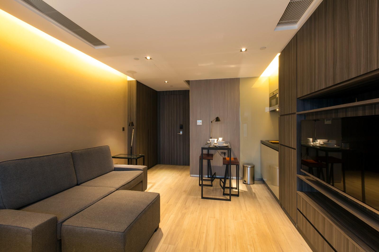 Cm+ And Serviced Aparthotel