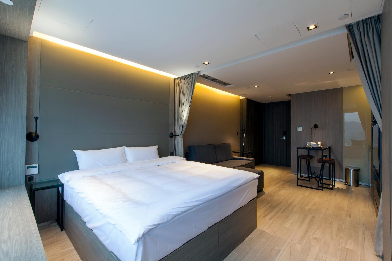 Aparthotel Cm+ And Serviced 4*