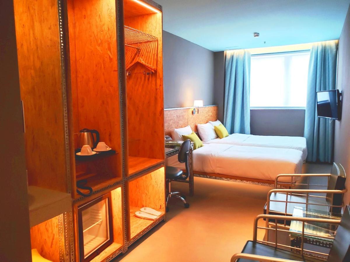 Ind 4* Hong Kong
