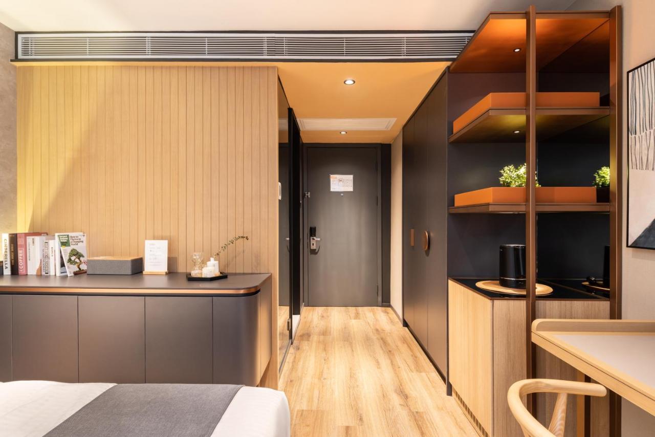 Dash Living On Prat Hotel 4*