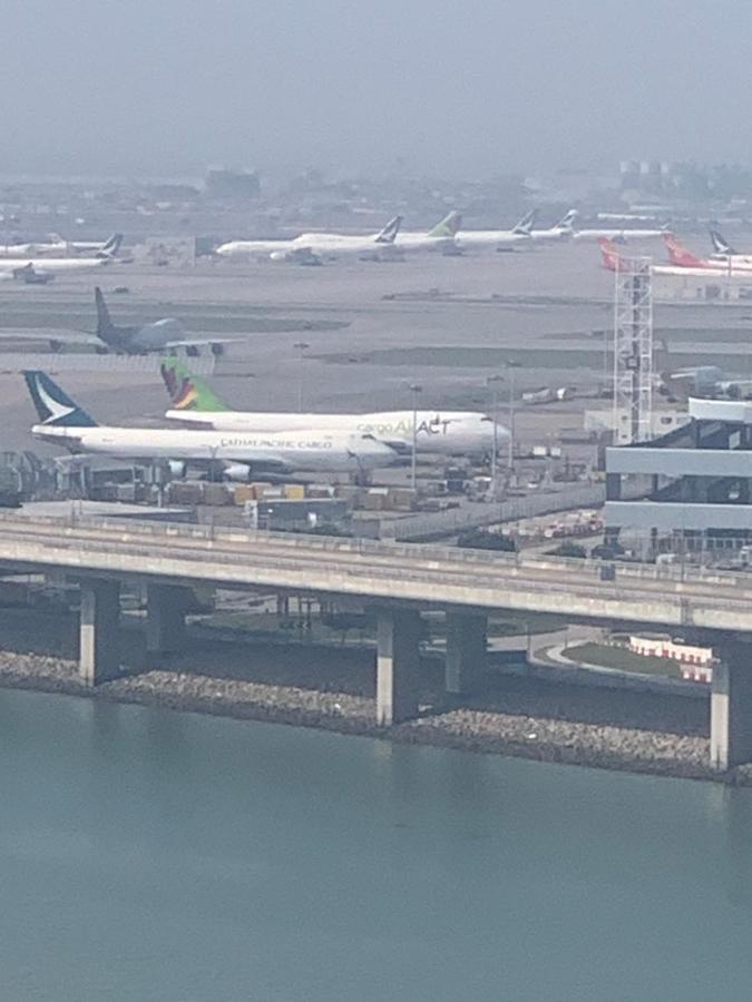Manila * Hong Kong