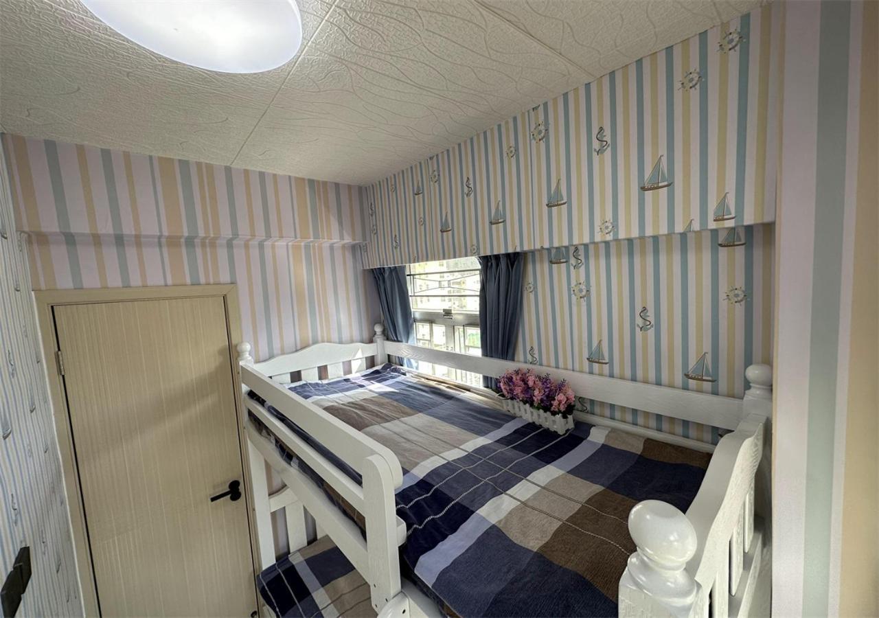 Apartment 3br Romantic Apt, 2mins Mtr, 8pax *