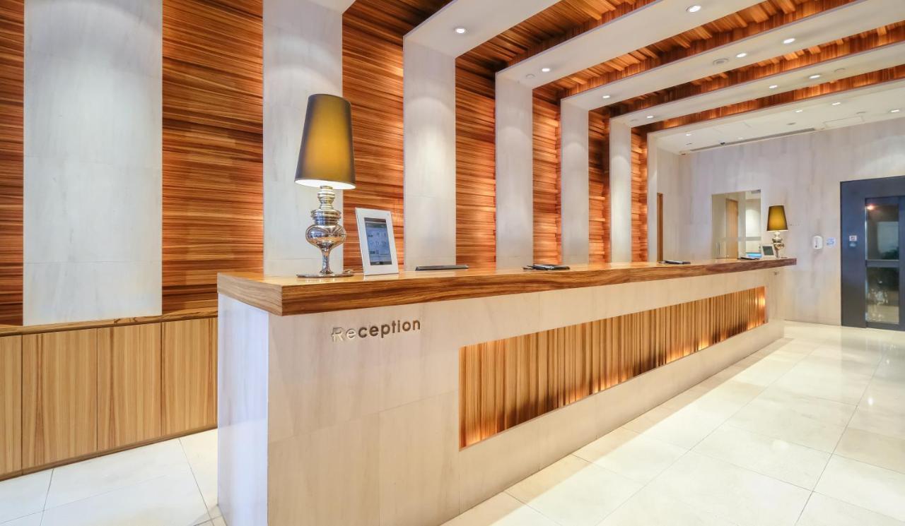 Hotel Gloucester Luk Kwok 4*