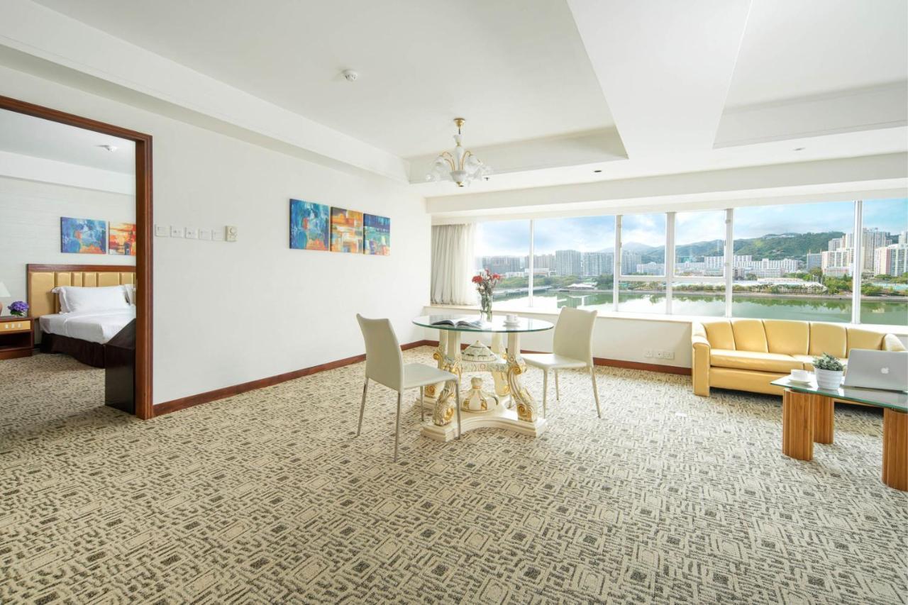 Regal Riverside Hotel 4*