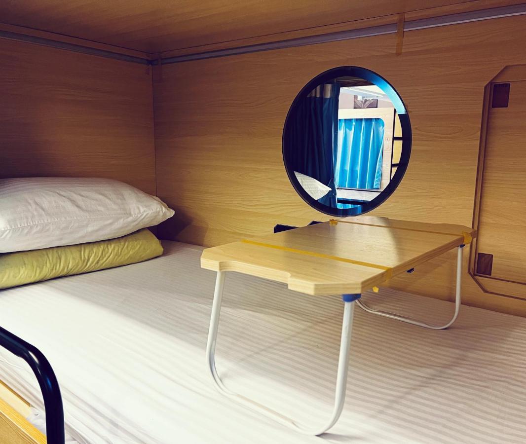 Hong Kong Hostel *