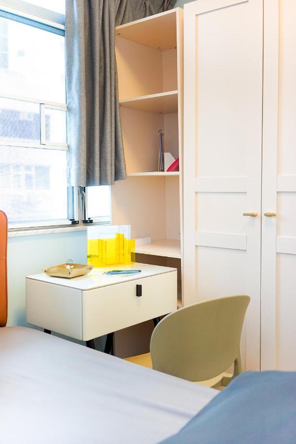 Student - Lockhart Road 137 * Hong Kong