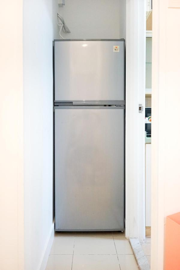 Student - Lockhart Road 137 Homestay Hong Kong