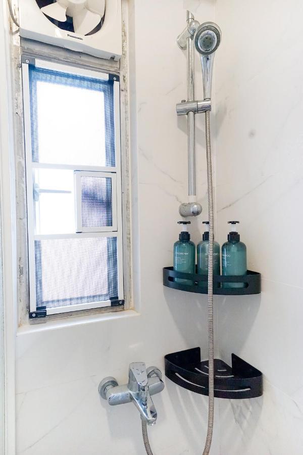 Homestay Student - Lockhart Road 137 Hong Kong