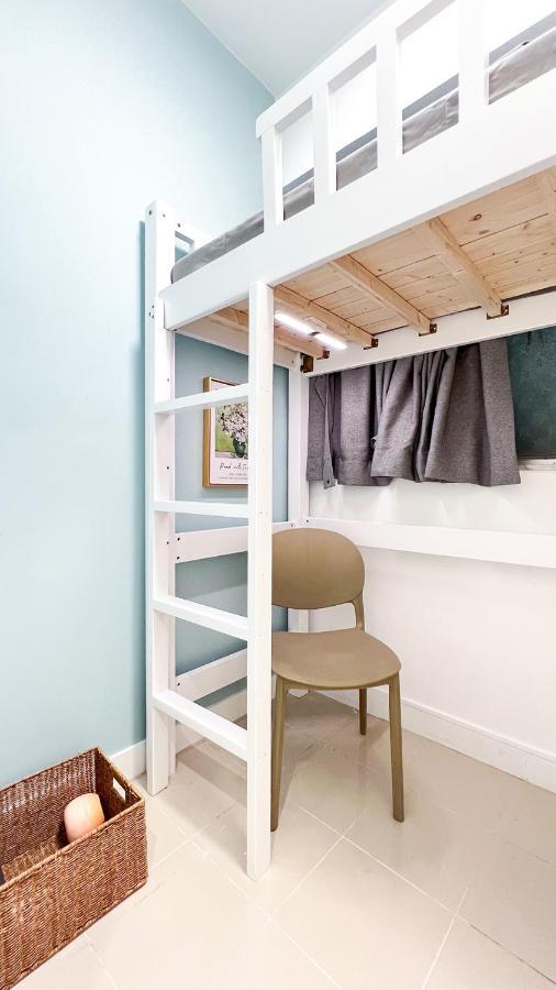 Student - Lockhart Road 137 Homestay