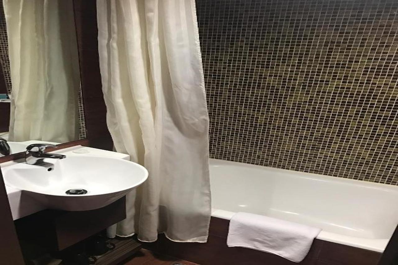 Hotel Ramada Grand Tsim Sha Tsui 4*