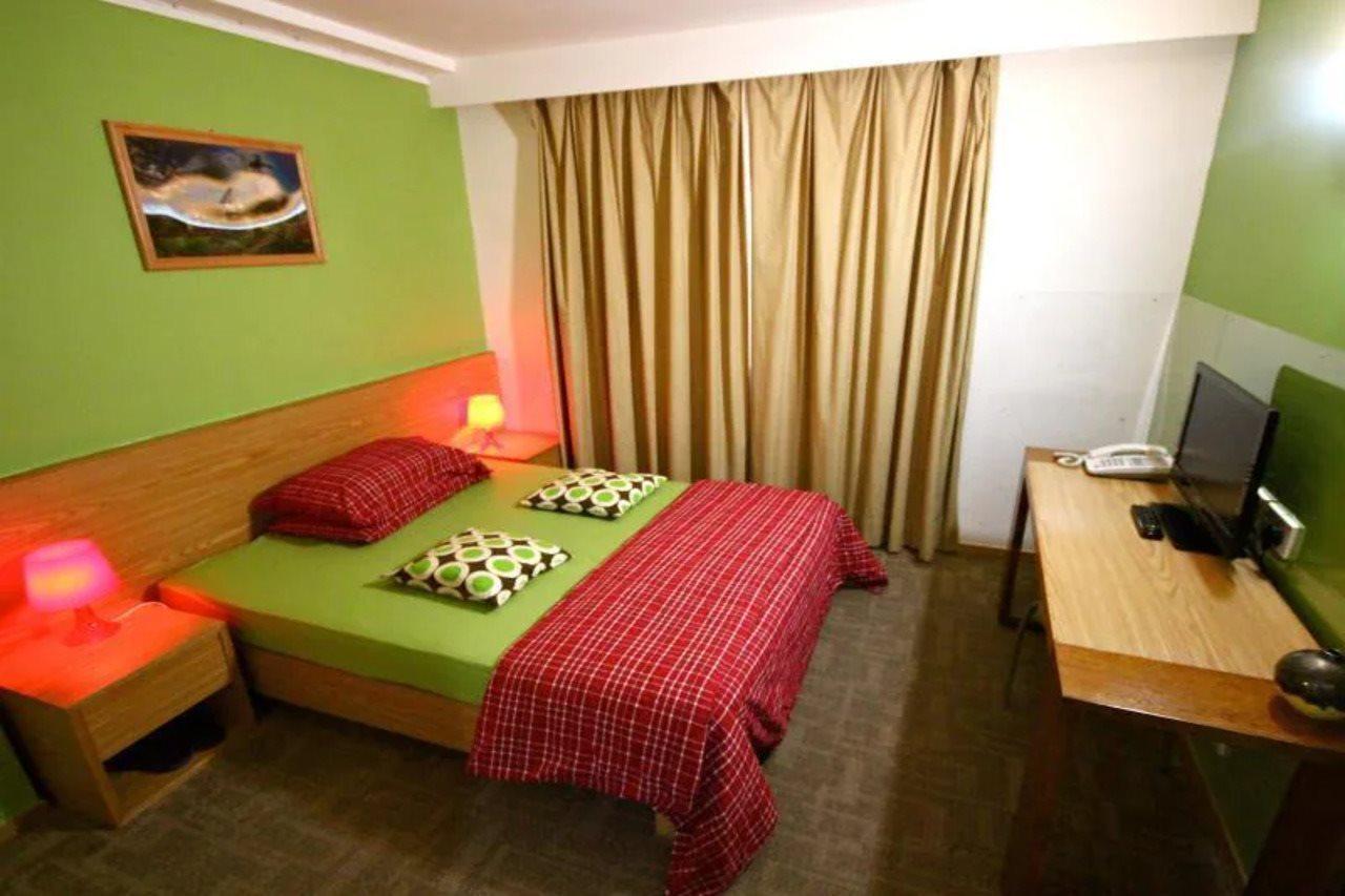 Hong Kong Hostel *