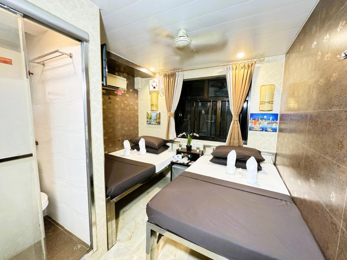 Hotel New International *