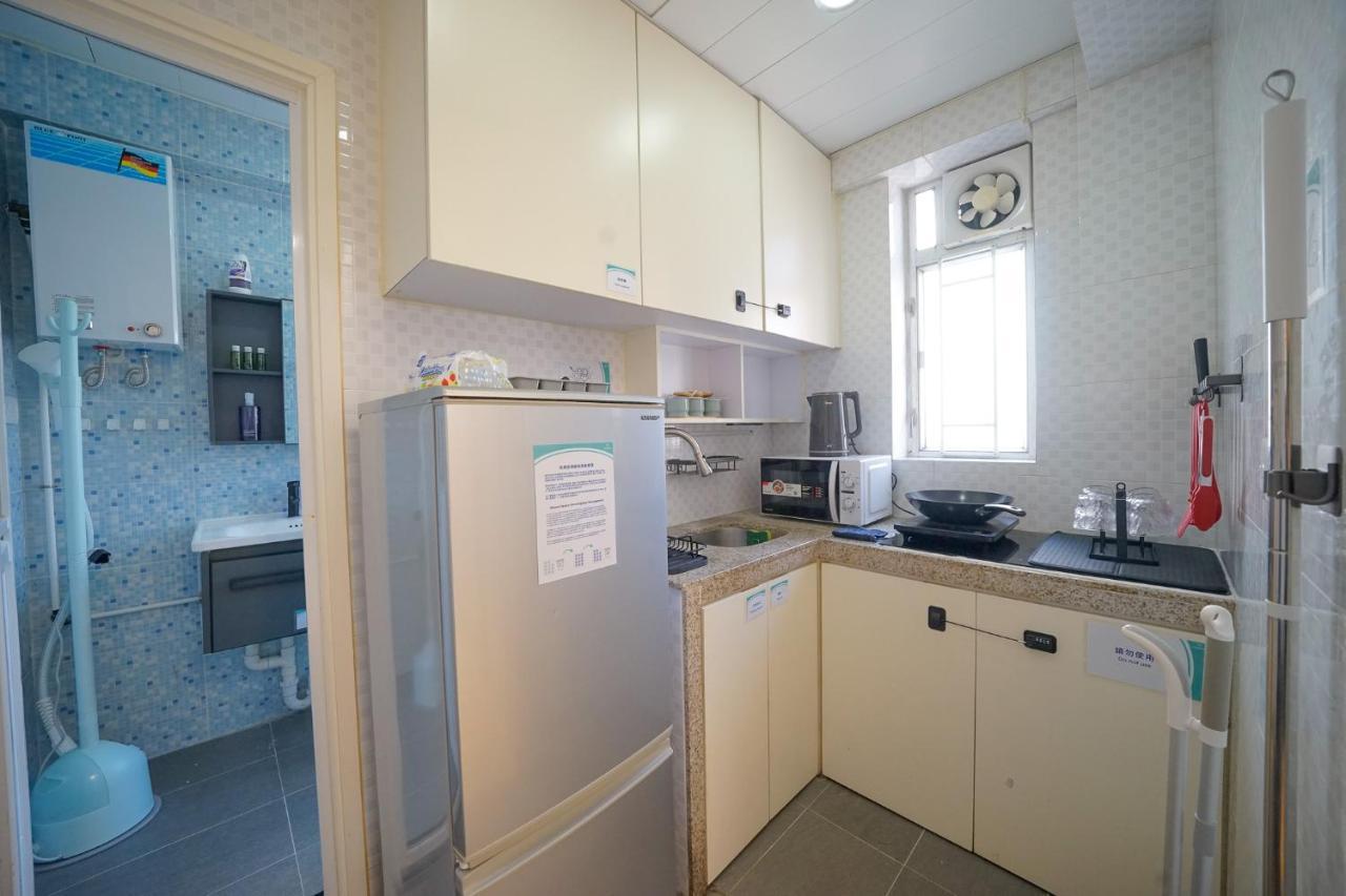 Student - 290 Hennessy Road * Hong Kong